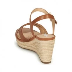 Chaussures Femme Sandales et Nu-pieds Geox D SOLEIL Cognac -Sandales Soldes Boutique 16397475 500 E