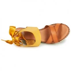 Chaussures Femme Sandales et Nu-pieds Pataugas FIONA Cognac / Jaune -Sandales Soldes Boutique 16539389 500 F