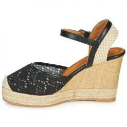 Chaussures Femme Sandales et Nu-pieds Refresh LARENA Noir -Sandales Soldes Boutique 16678965 500 D