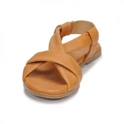 Chaussures Femme Sandales et Nu-pieds André BABACO Camel -Sandales Soldes Boutique 16735137 500 C