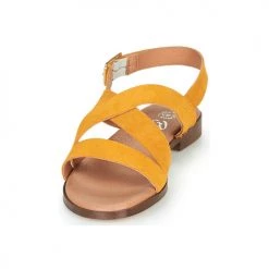 Chaussures Femme Sandales et Nu-pieds Betty London MADISSON Jaune -Sandales Soldes Boutique 16920372 500 C