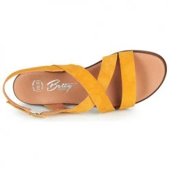 Chaussures Femme Sandales et Nu-pieds Betty London MADISSON Jaune -Sandales Soldes Boutique 16920372 500 F