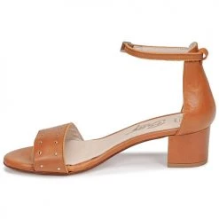 Chaussures Femme Sandales et Nu-pieds Betty London OLAKE Camel -Sandales Soldes Boutique 18986775 500 D