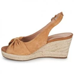 Chaussures Femme Sandales et Nu-pieds Geox D SOLEIL B Curry -Sandales Soldes Boutique 21201144 500 D