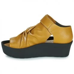 Chaussures Femme Sandales et Nu-pieds Papucei MAURA Moutarde -Sandales Soldes Boutique 21427198 500 D