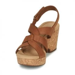 Chaussures Femme Sandales et Nu-pieds Clarks GISELLE BEACH Camel -Sandales Soldes Boutique 21500625 500 C