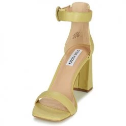 Chaussures Femme Sandales et Nu-pieds Steve Madden RIVETING Jaune -Sandales Soldes Boutique 21651315 500 C