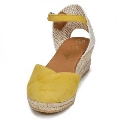 Chaussures Femme Sandales et Nu-pieds Betty London INONO Jaune -Sandales Soldes Boutique 6965048 500 C