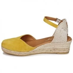 Chaussures Femme Sandales et Nu-pieds Betty London INONO Jaune -Sandales Soldes Boutique 6965048 500 D