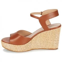 Chaussures Femme Sandales et Nu-pieds André BUNGALOW Cognac -Sandales Soldes Boutique 8401210 500 D
